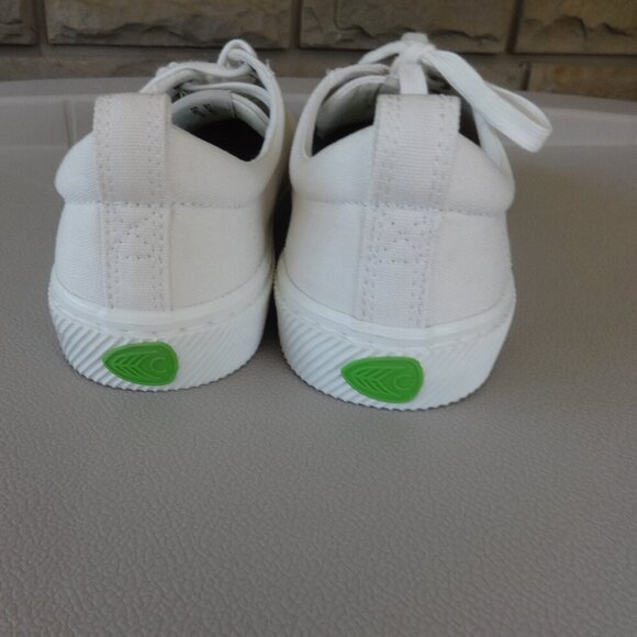 Cariuma  off White sneakers size  W. 10.5, M 9, lace up, cork padded insole, NWT - Picture 10 of 16
